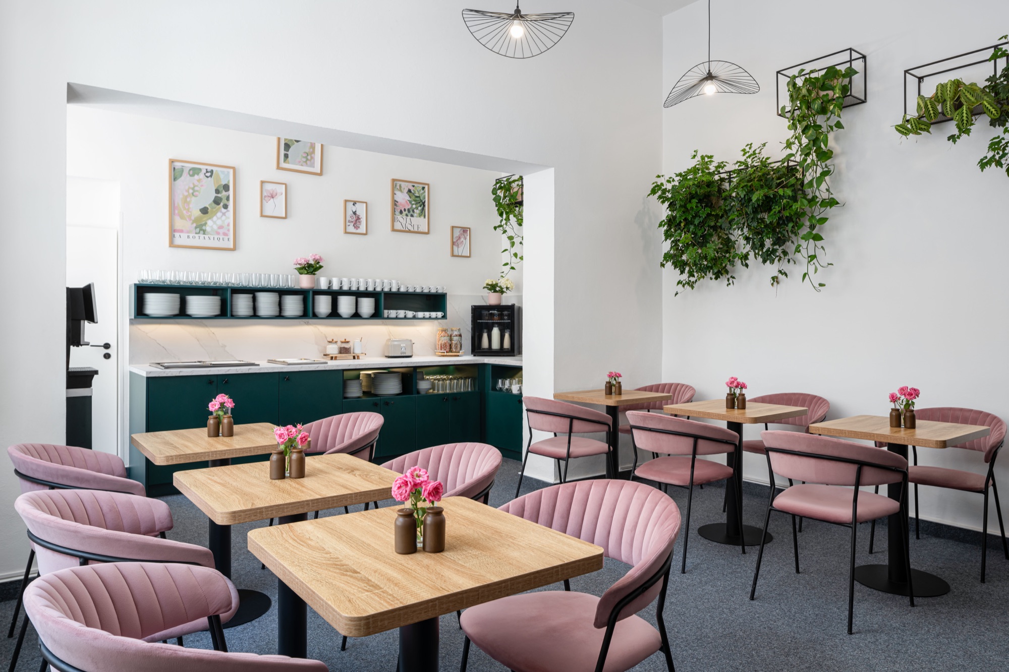 Snídaňová místnost Hotelu Botanica bez hostů