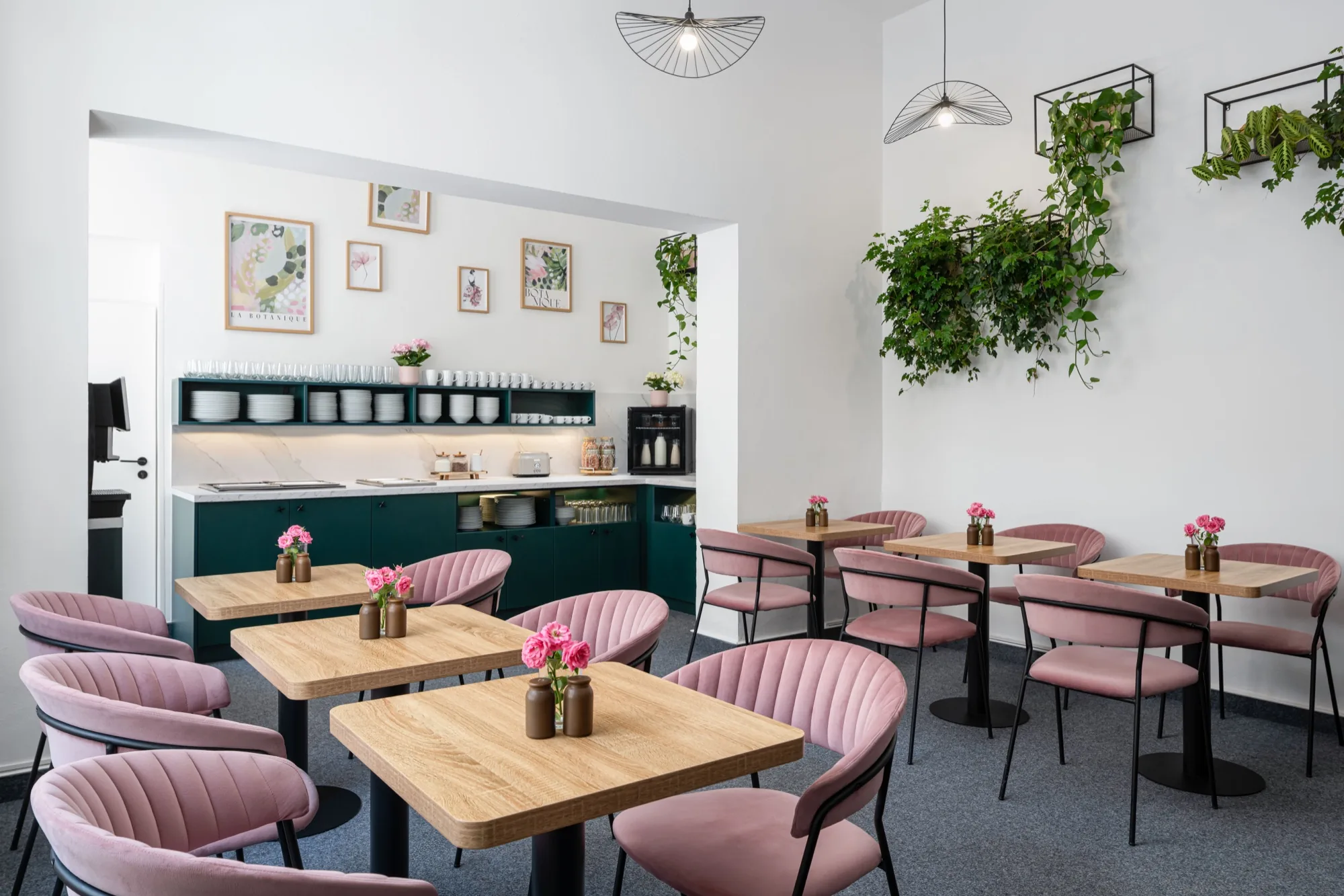Snídaňová místnost Hotelu Botanica bez hostů